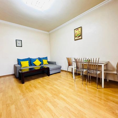 City Center Apartment On Sayat Nova Street Yerevan Exterior photo