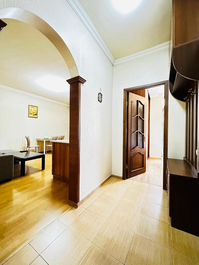 City Center Apartment On Sayat Nova Street Yerevan Exterior photo